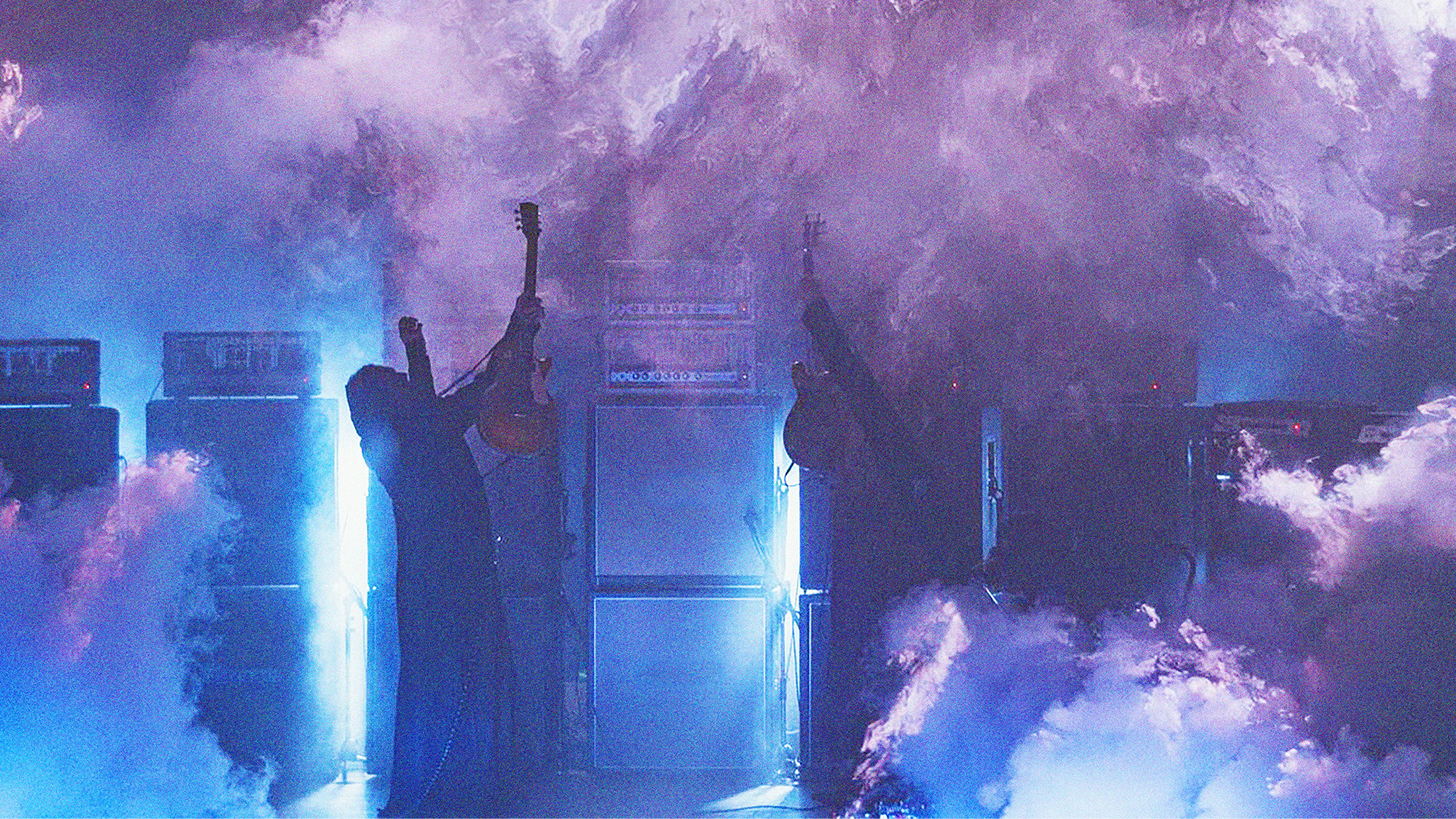 Sunn o))) live auf der Bühne mit viel Nebel